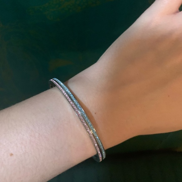 Swarovski Crystal jewelry set, includes 3 bracelets and one set of hoop earrings - Picture 2 of 6